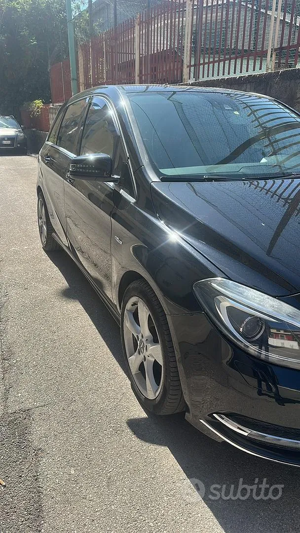 Mercedes-Benz B-Class 2012 photo 4