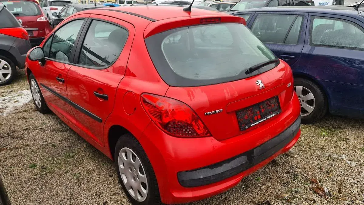 Peugeot 207 2007 photo 3