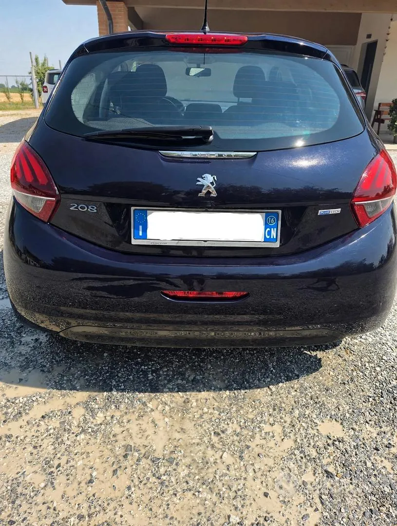 Peugeot 208 2016 photo 3