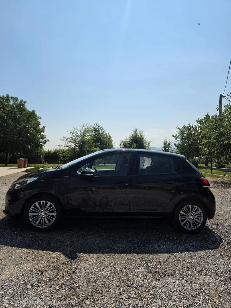 Peugeot 208 2016 photo 4
