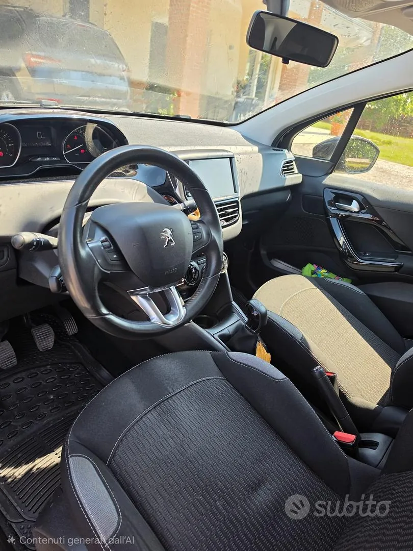 Peugeot 208 2016 photo 5