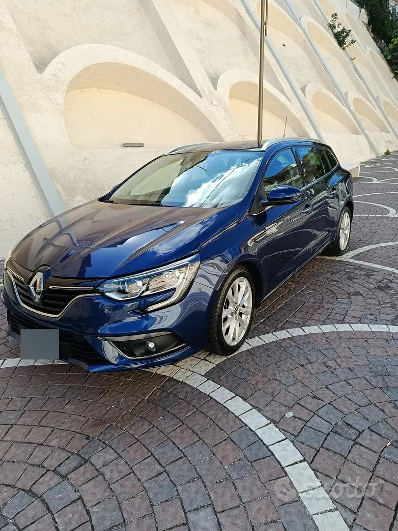 Renault Megane 2019 photo 2