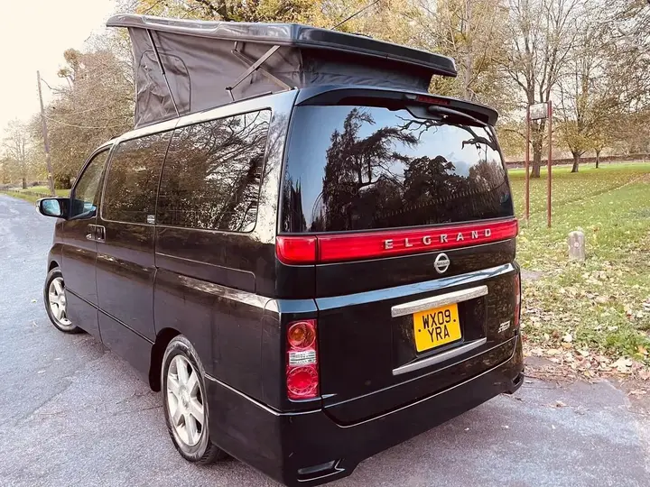 Nissan Elgrand 2009 photo 4