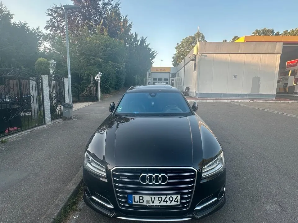 Audi A8L