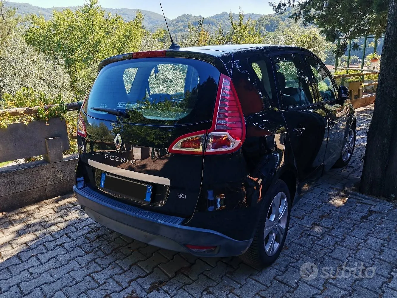 Renault Scenic 2013 photo 2