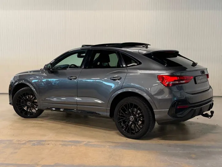 Audi Q3 2021 photo 2