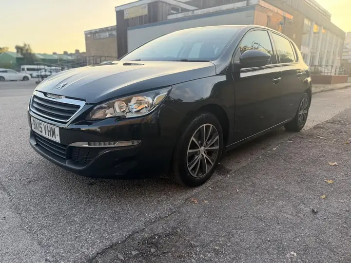 Peugeot 308 2015 photo 3