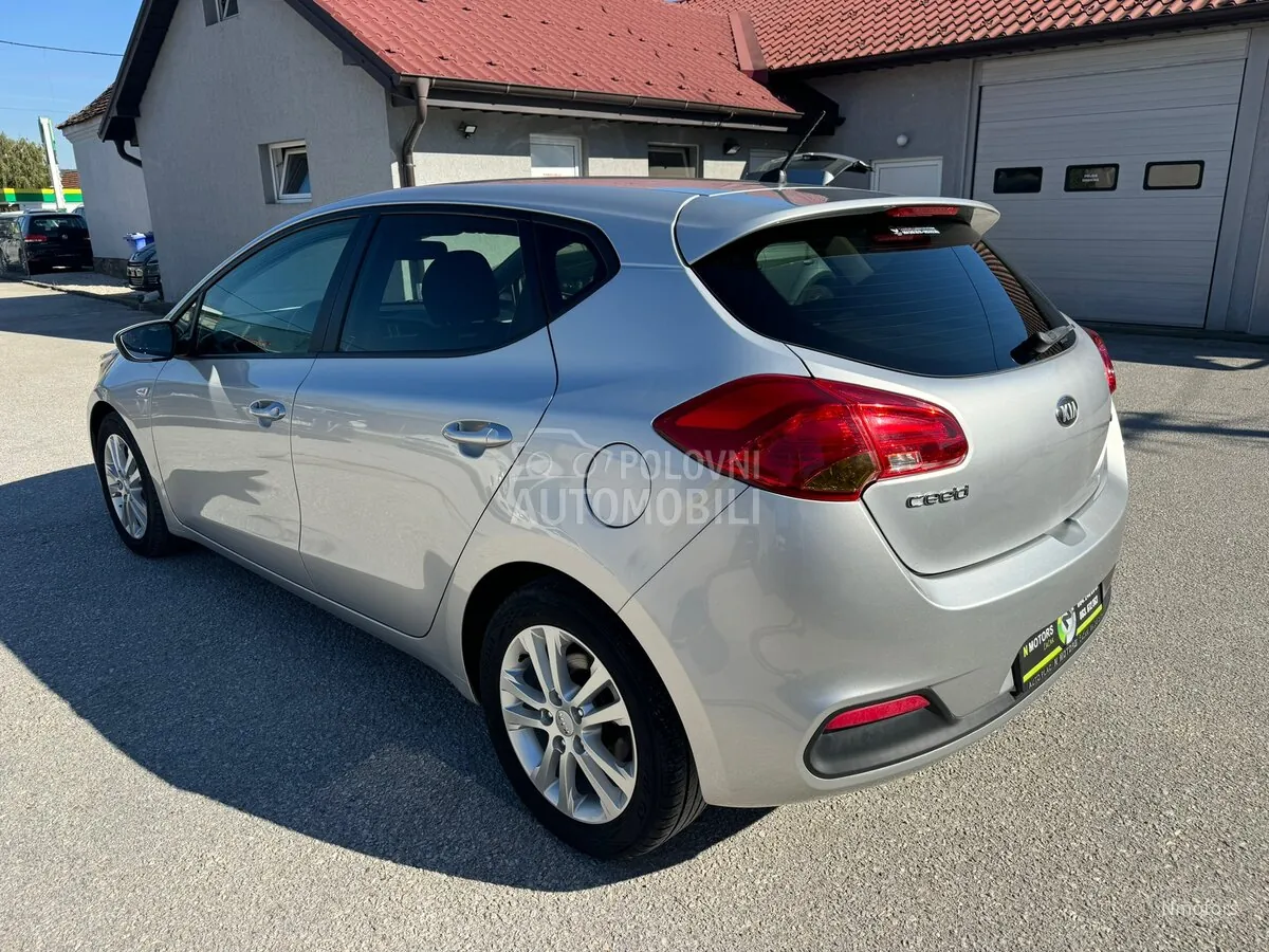 Kia Ceed 2013 photo 2
