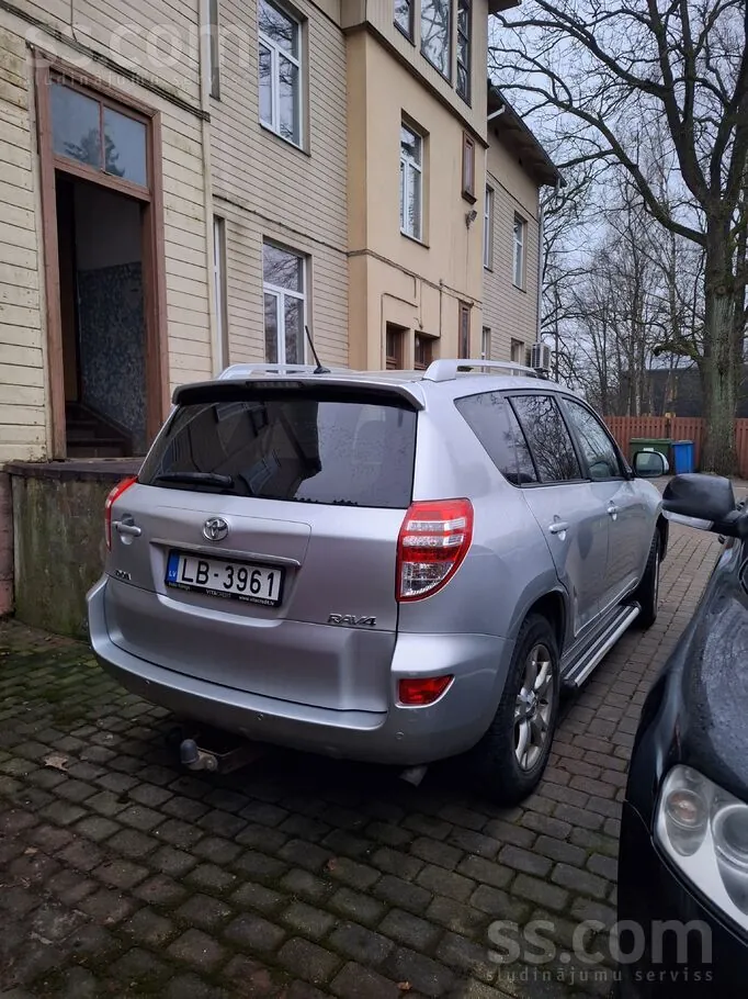 Toyota Rav4 2010 photo 2