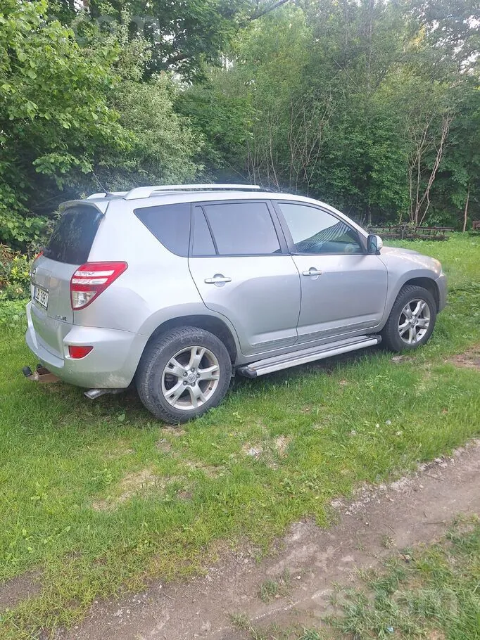 Toyota Rav4 2010 photo 4
