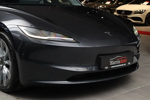 Tesla Model 3 2025 photo 2