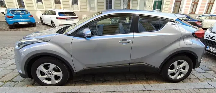 Toyota C-Hr 2018 photo 3