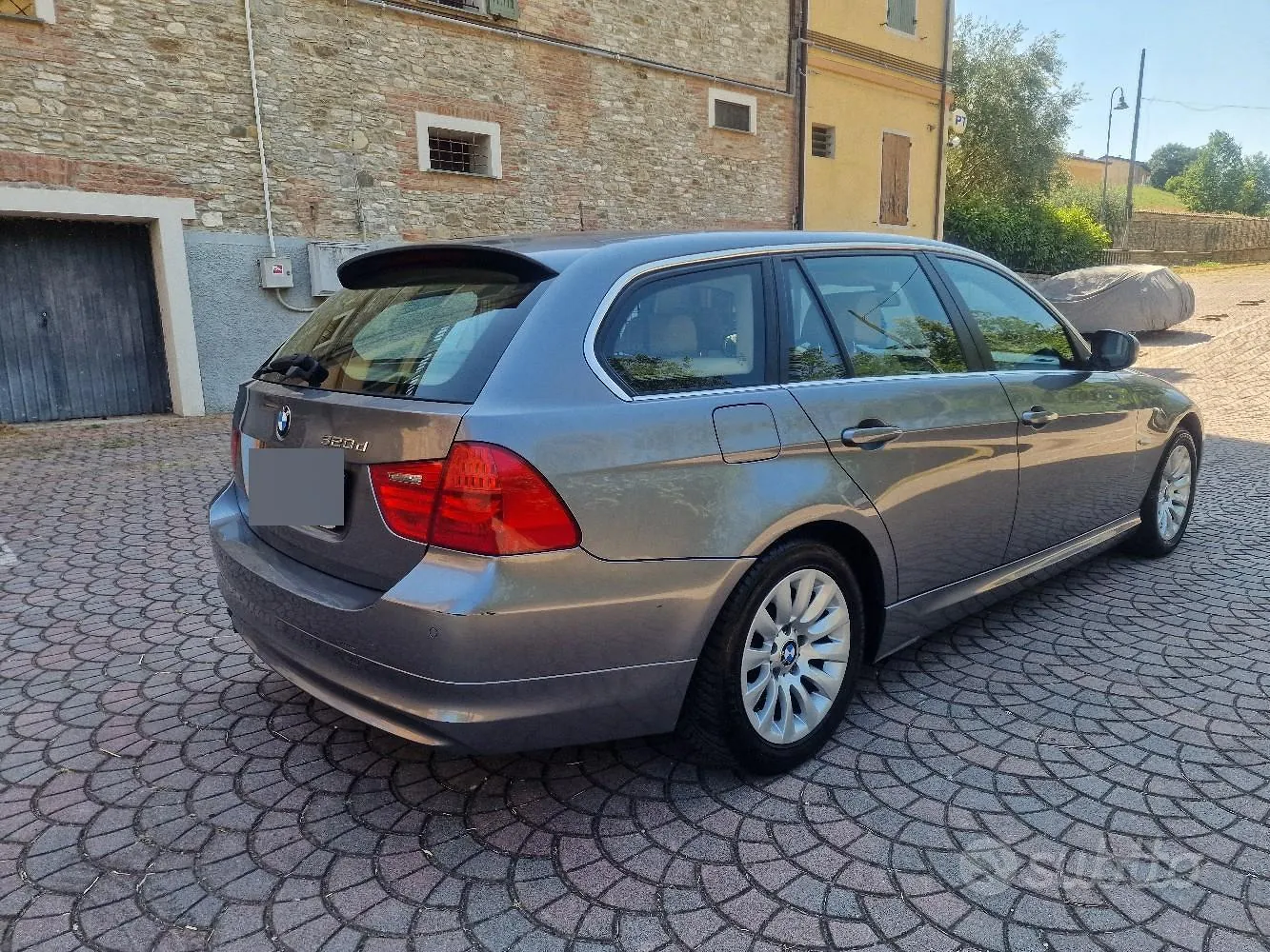 BMW 320D 2009 photo 3