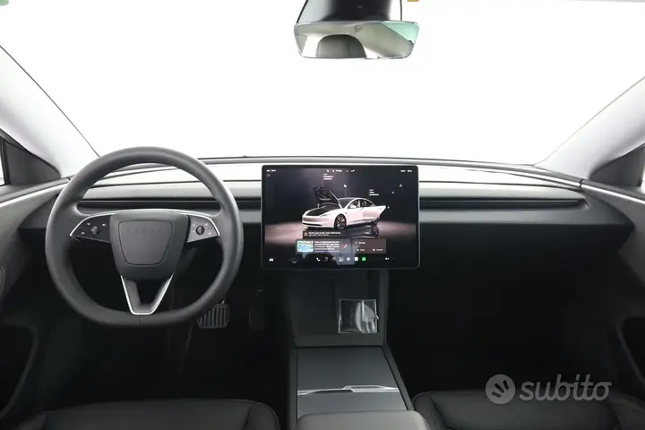 Tesla Model 3 2024 photo 4