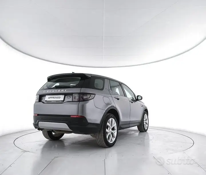 Land Rover Discovery Sport 2022 photo 2
