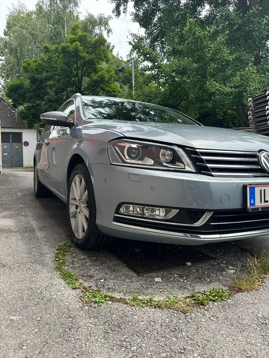 Volkswagen Passat 2011 photo 3