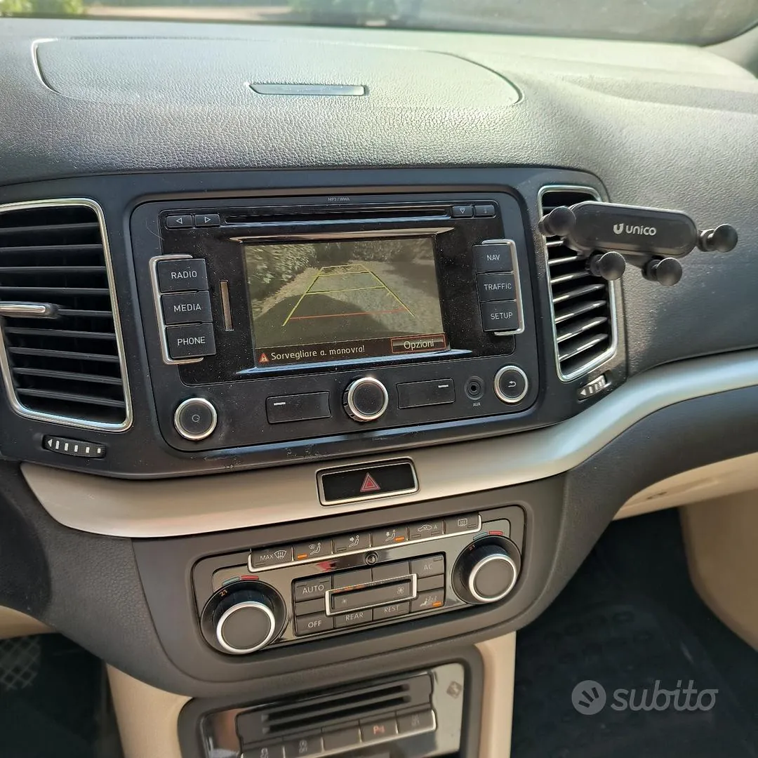 Seat Alhambra 2011 photo 3