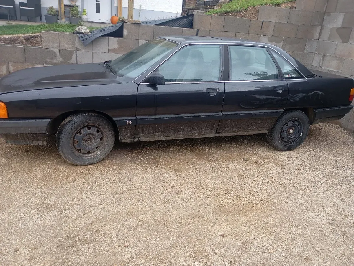 Audi 100