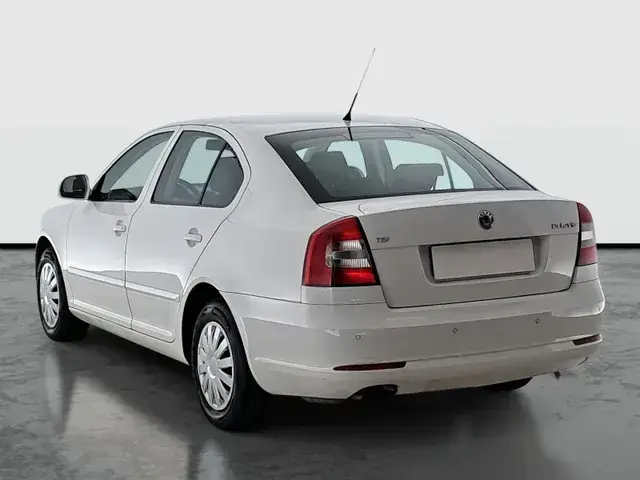 Skoda Octavia 2010 photo 3