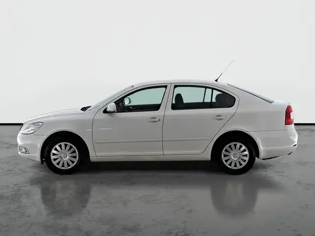 Skoda Octavia 2010 photo 2