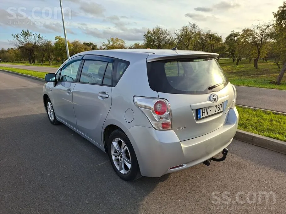 Toyota Verso 2011 photo 3