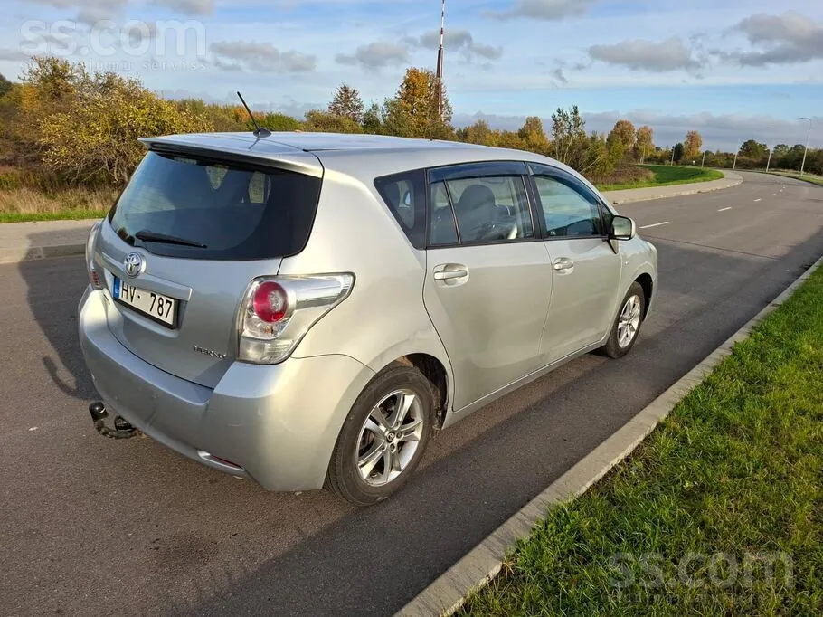 Toyota Verso 2011 photo 4
