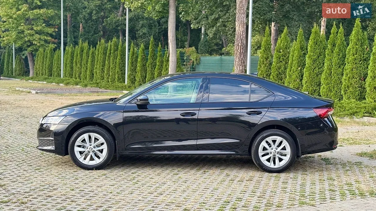 Skoda Octavia 2024 photo 2