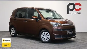 Toyota Spade 2015 photo 2