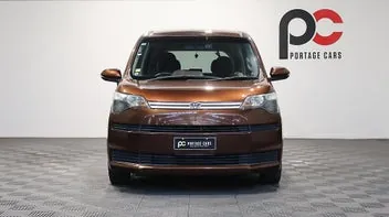 Toyota Spade 2015 photo 3
