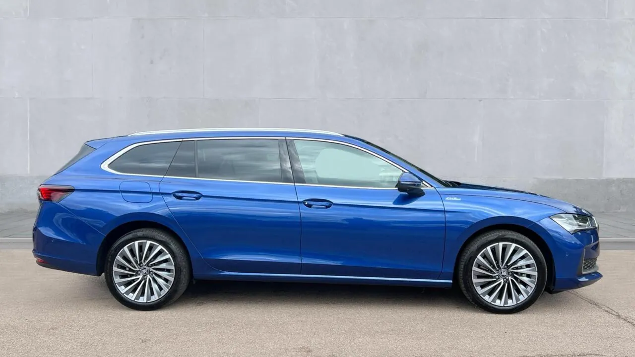 Skoda Superb 2026 photo 4