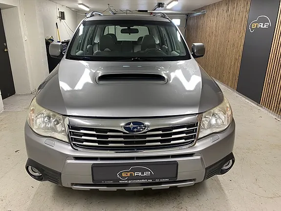 Subaru Forester 2010 photo 2