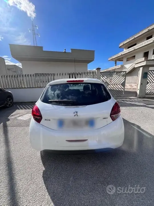 Peugeot 208 2017 photo 4