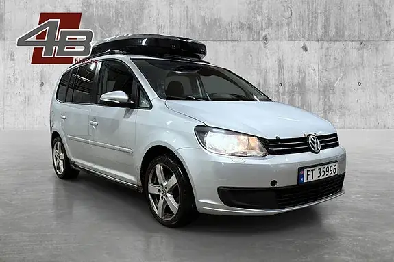 Volkswagen Touran 2011 photo 3