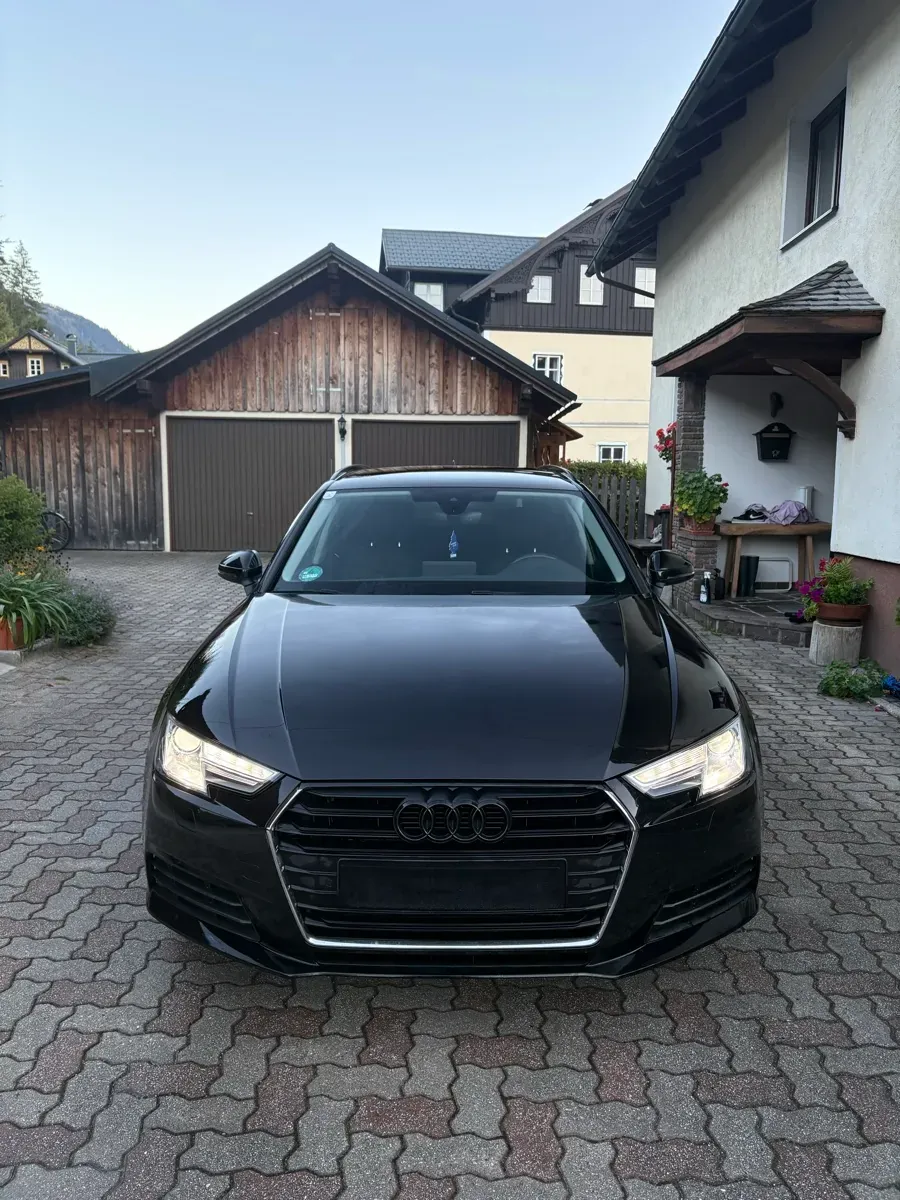 Audi A4 2019 photo 2