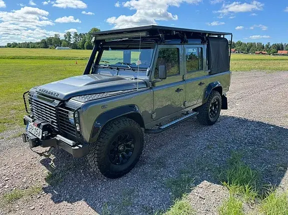 Land Rover Defender 110