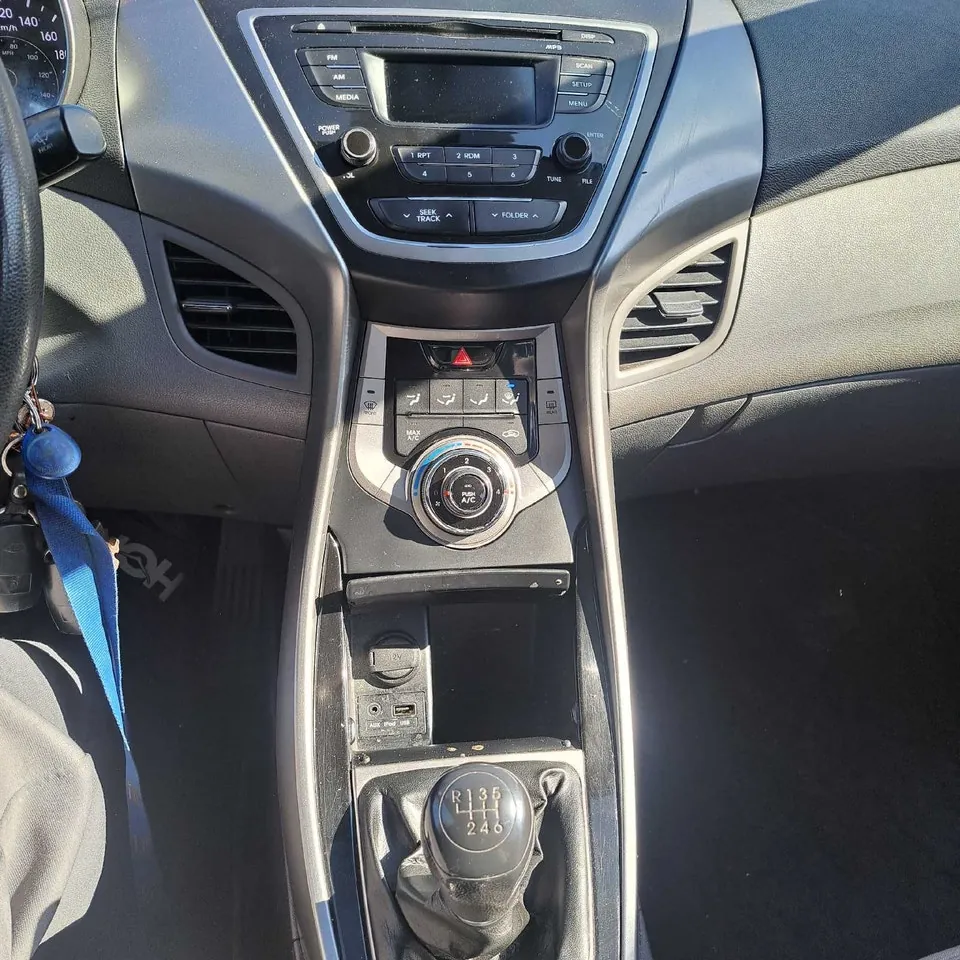 Hyundai Elantra 2013 photo 5
