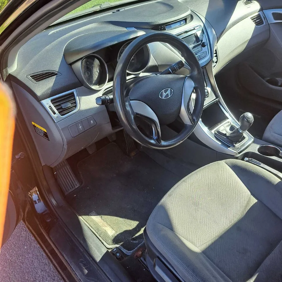 Hyundai Elantra 2013 photo 3