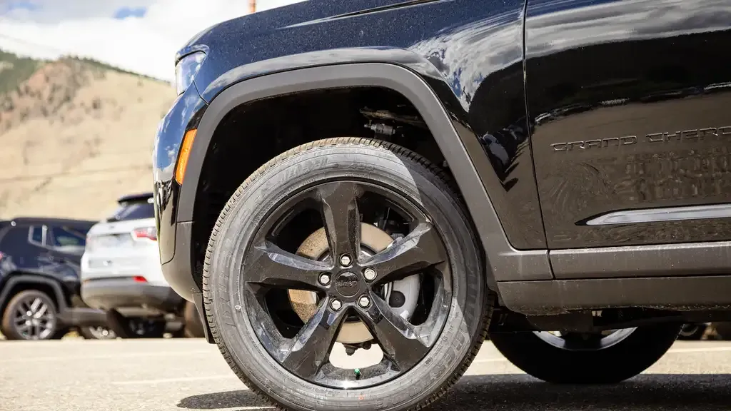 Jeep Grand Cherokee 2026 photo 3