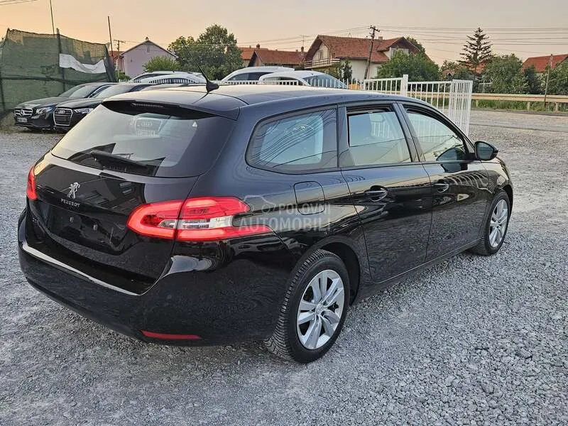 Peugeot 308 2019 photo 5