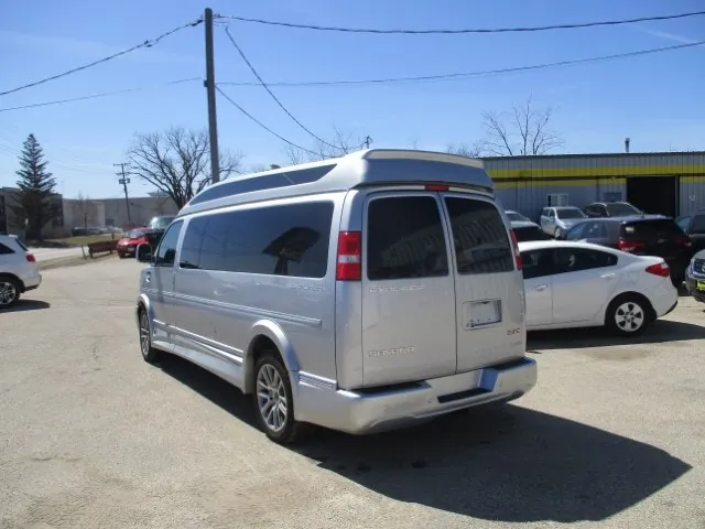 GMC Savana 2021 photo 3