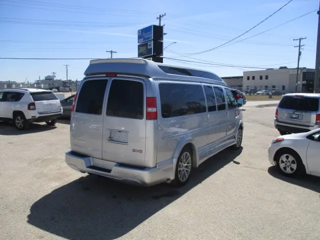 GMC Savana 2021 photo 5