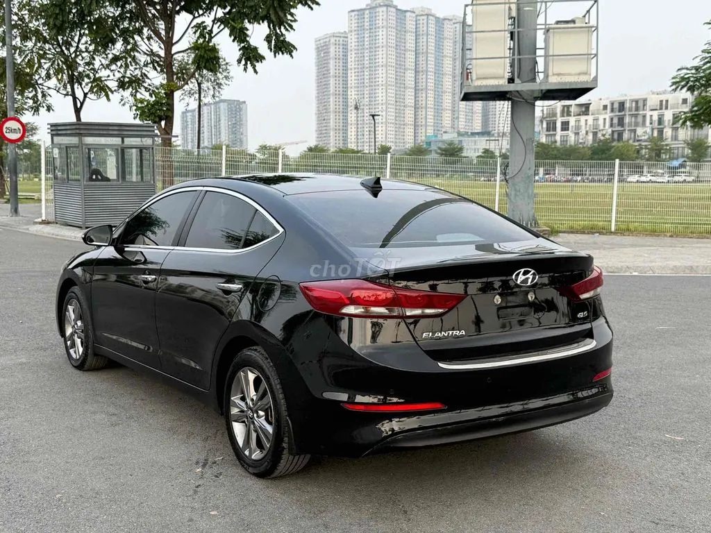 Hyundai Elantra 2018 photo 4