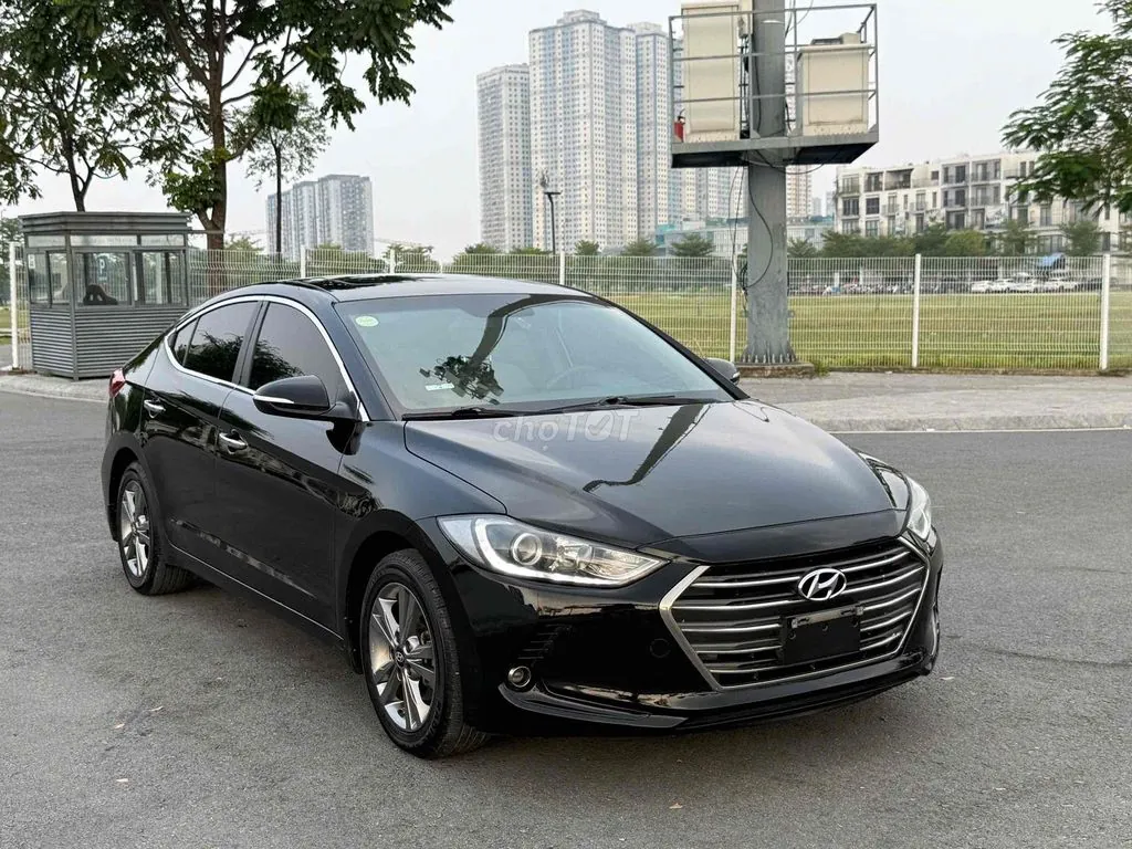 Hyundai Elantra 2018 photo 2