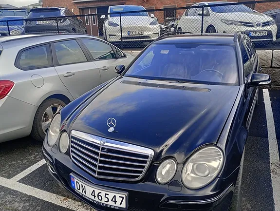Mercedes-Benz E220 D 2006 photo 2