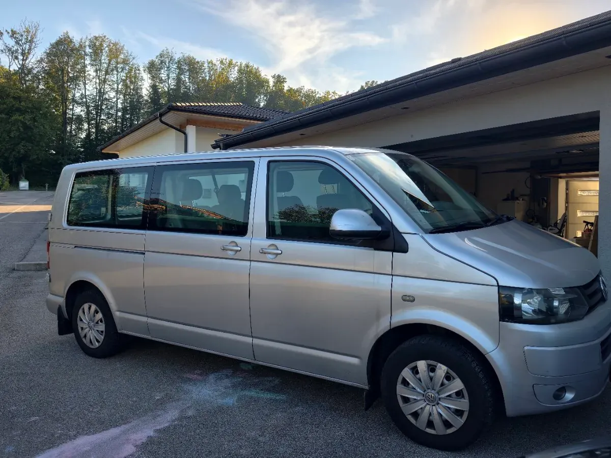 Volkswagen T5 2012 photo 2