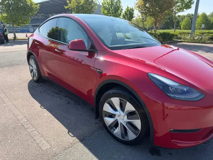 Tesla Model Y 2022 photo 4