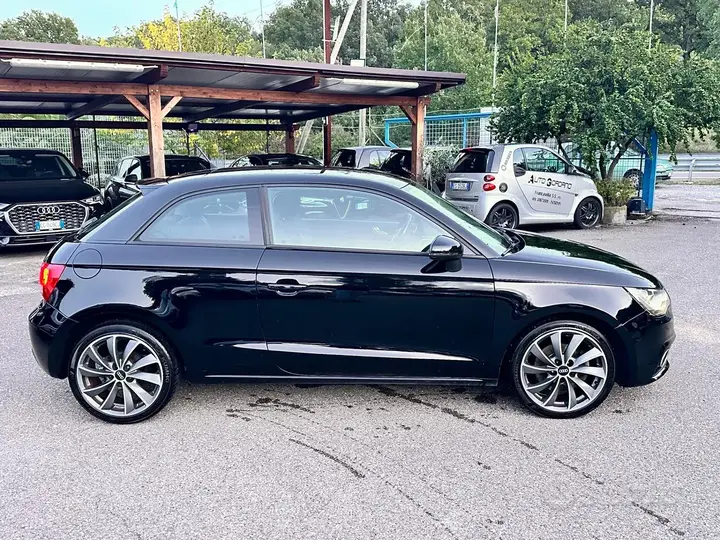 Audi A1 2011 photo 4
