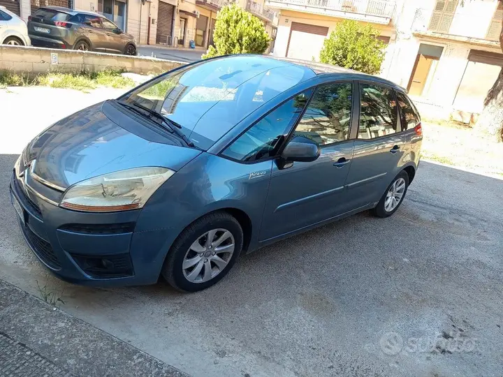 Citroen C4 2010 photo 3