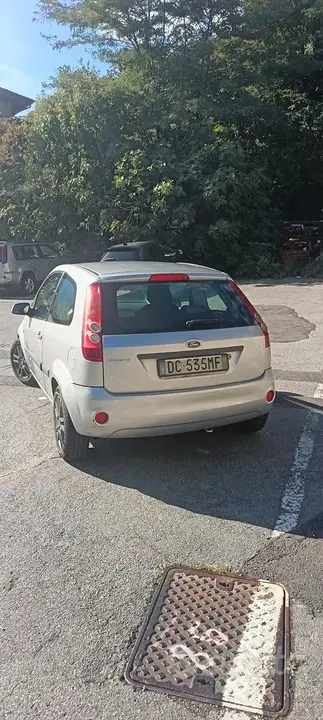 Ford Fiesta 2006 photo 2