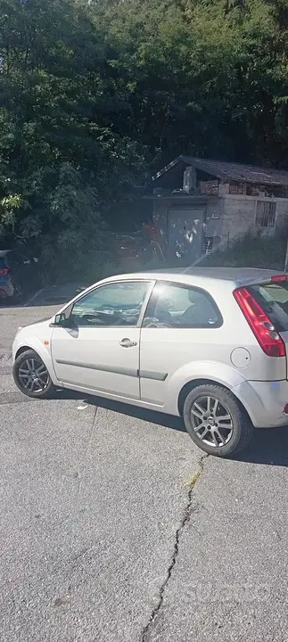 Ford Fiesta 2006 photo 3